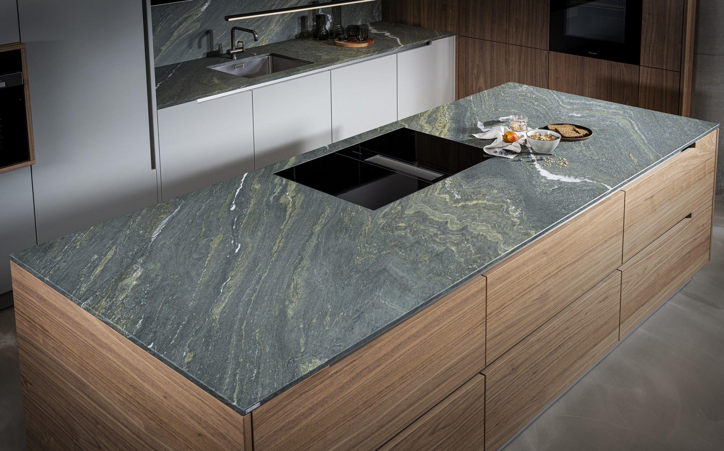 Naturstein-Alpengruen-semi-gloss-Fotocredit-STRASSER-Steine.jpg